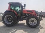 Tractor pesado de 240 hp con toma de fuerza delantera